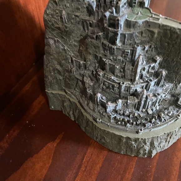 LORD OF THE RINGS MINAS TIRITH DVD EXCLUSIVE COLLECTABLE SCALE CITY MODEL - RARE - Picture 7 of 16